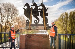 Kunstwerk Zeepaardjes weer op z’n plek