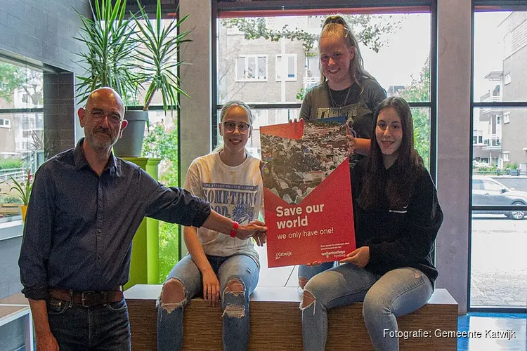 Zwerfafvalposter middelbare scholieren in heel de gemeente te zien