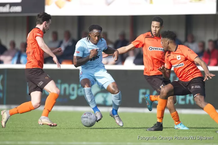 Katwijk ziet voorsprong slinken na nederlaag tegen Rijnsburgse Boys