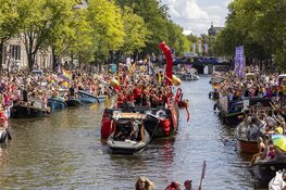 Canal Parade Pride Amsterdam in volle gang (fotoalbum)