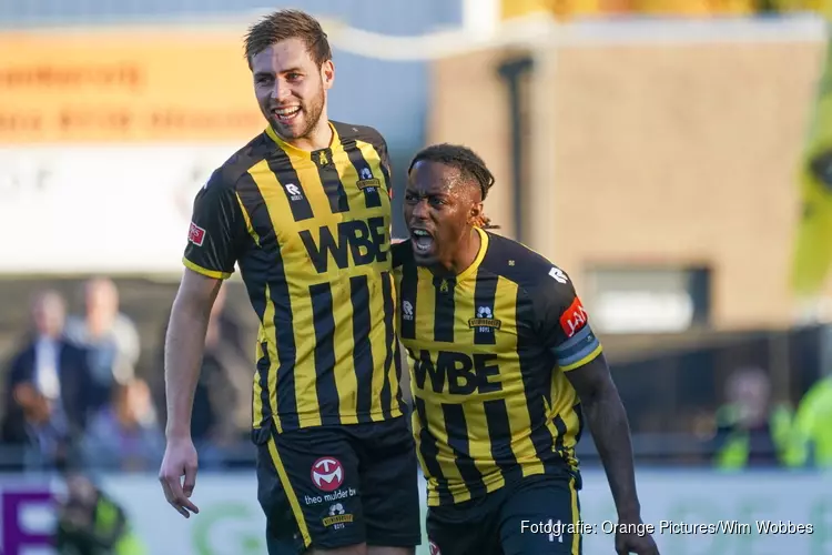 Rijnsburgse Boys met tien man langs FC Lisse door ontketende Zeldenrust
