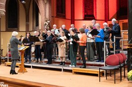 Het kerkdak ging er vanaf bij het korenfestival