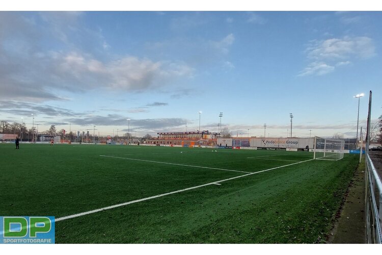 RKAV Volendam ondanks comeback diep in blessuretijd onderuit tegen Rijnsburgse Boys