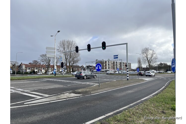 Verkeer in Katwijk loopt vast: PvdA eist veilige rotondes en oplossing bestelbusjes en N206