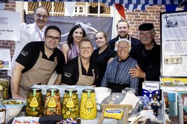 Van der Marel Katwijk wint Haringpresentatiewedstrijd 63e Nationale Haringpartij