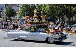 Prijzenregen voor Flower Parade Rijnsburg - Muzikaal Bloemenonthaal